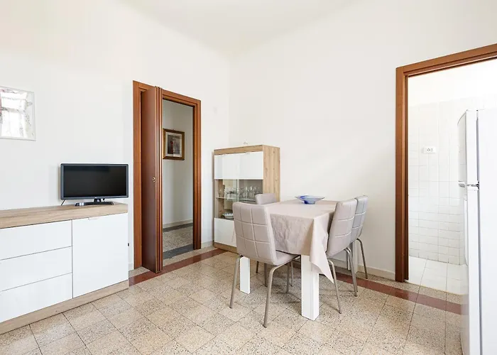 Guesthost - Ca\' Granda M5 Bright Apartment